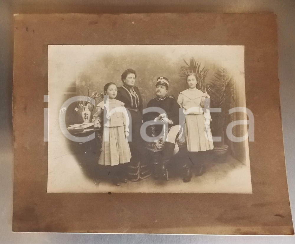 1910 ca PIEMONTE (?) Famiglia di ufficiale 64° Reggimento Fanteria - Foto 31x25