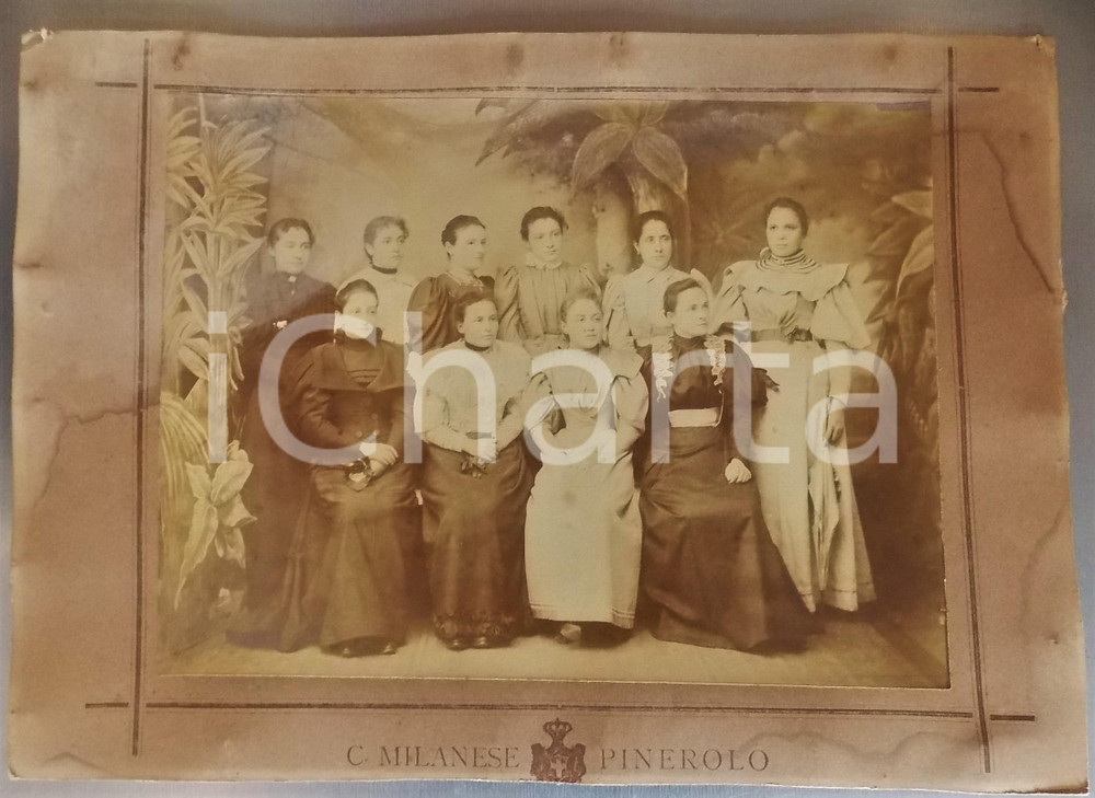 1880 ca PINEROLO Ritratto di un gruppo di donne - Foto Carlo MILANESE 33x24 cm