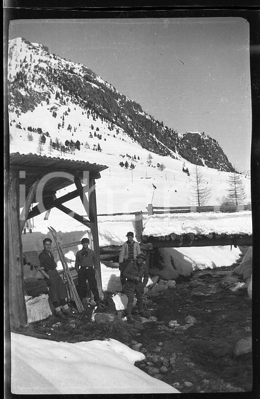 Fotografia d epoca originale 1925 CLAVIERE Riposo dopo l escursione  NEGATIVO ORIGINALE 1