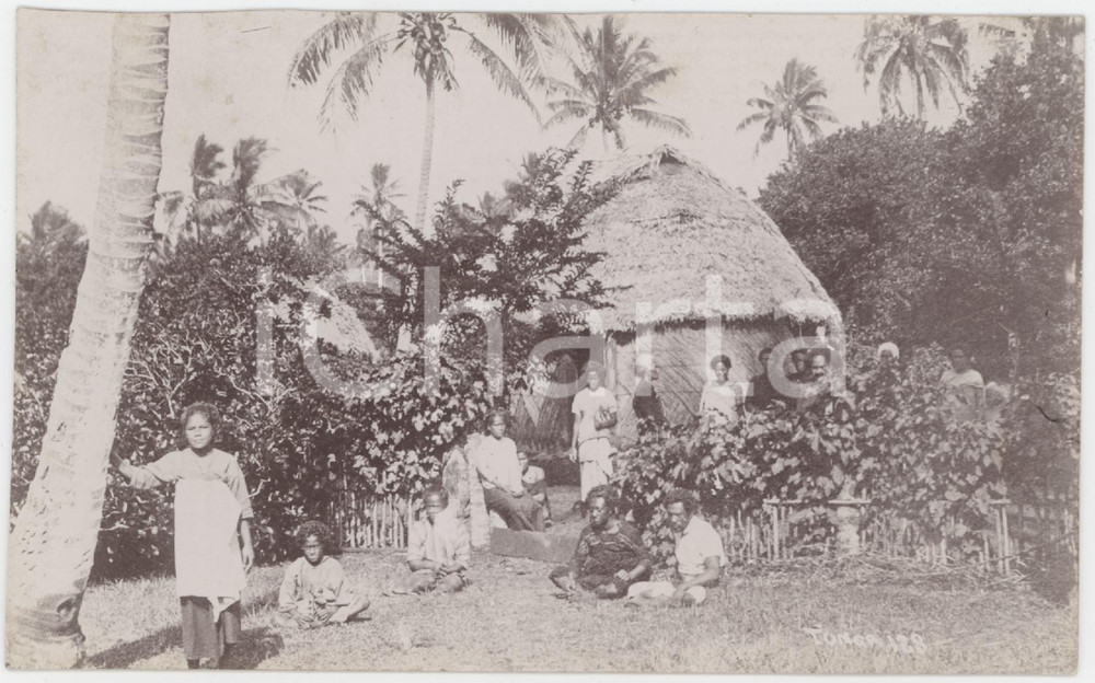 1935 ca TONGA - Pacific Islands -  Ethnic Types - Village - Old postcard
