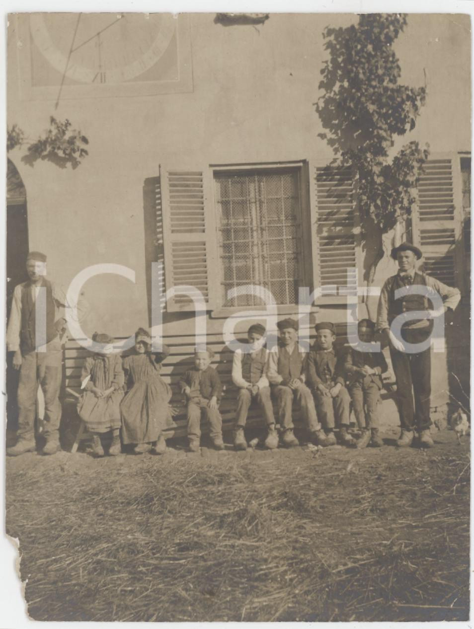1920 ca COSTUME ITALIA Bambini al sole su una panchina - Fotografia anonima 8x10