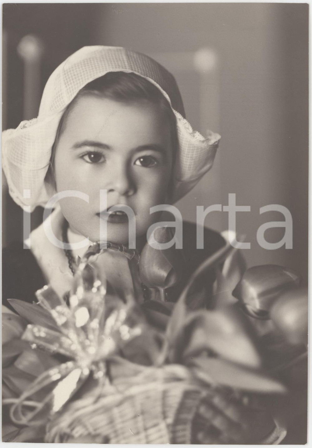 1940 ca GENOVA Bambina in costume da olandesina - Ritratto - Foto A. PEIRE