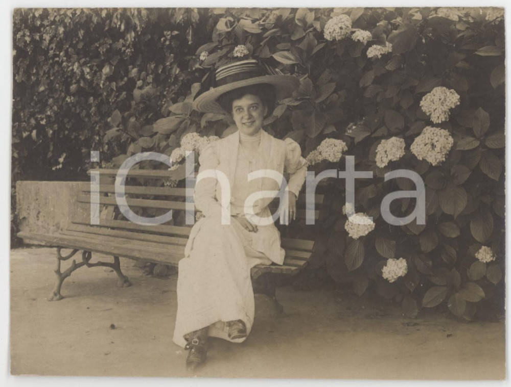 1910 ca CASTELLI ROMANI Donna sulla panchina - Ritratto *Foto 11x8 cm
