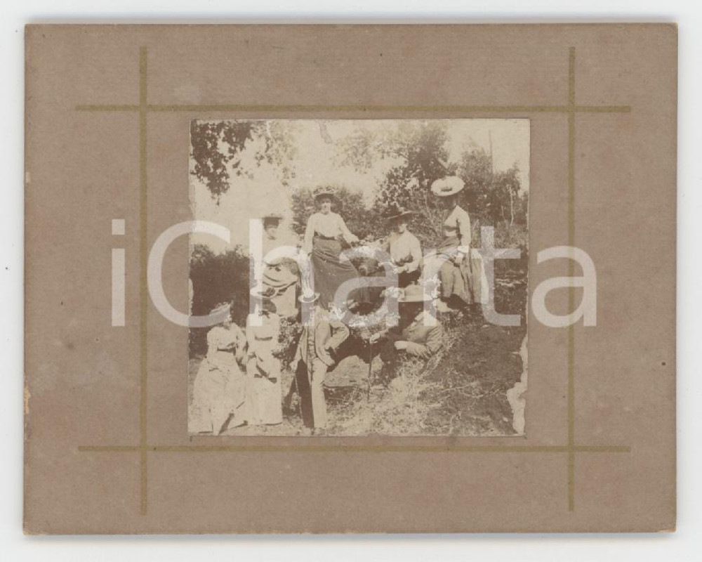 1905 ca Area di FRASCATI (RM) Escursionsiti - Ritratto di gruppo- Foto 8x7 cm