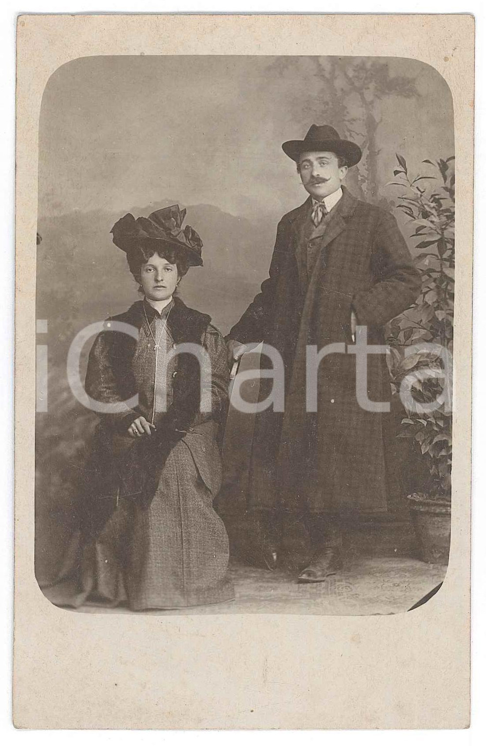 1908 VENASCA (CN) Ritratto di due coniugi *Foto cartolina 9x14 cm