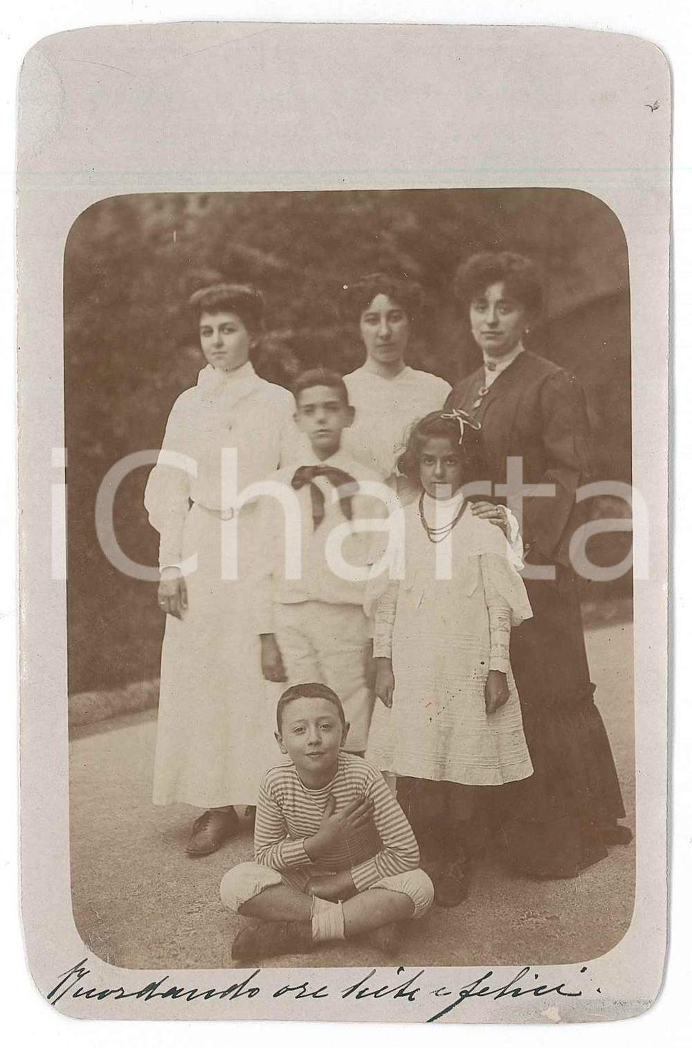 1910 ca ITALIA Gruppo di donne e bambini - Famiglia *Fotografia anonima 9x14