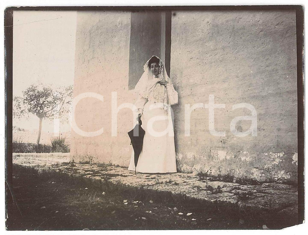 1910 ca ITALIA - Donna in abito bianco e velo - Ritratto - Foto 12x9 cm