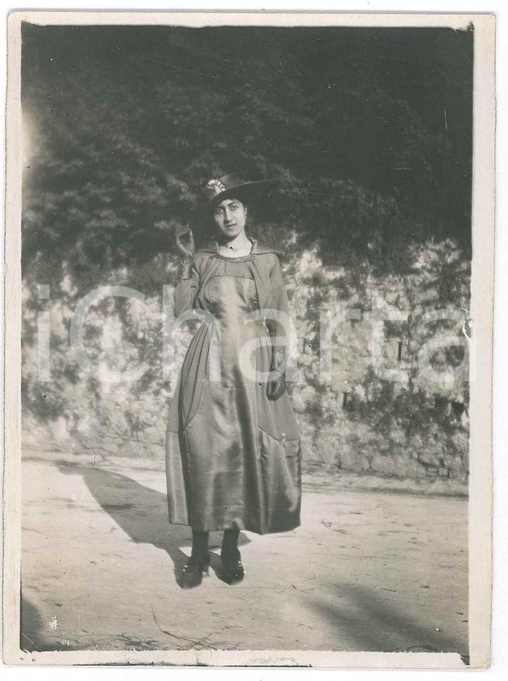 1917 ITALIA - COSTUME - Donna con i guanti - Ritratto - Foto 9x12 cm