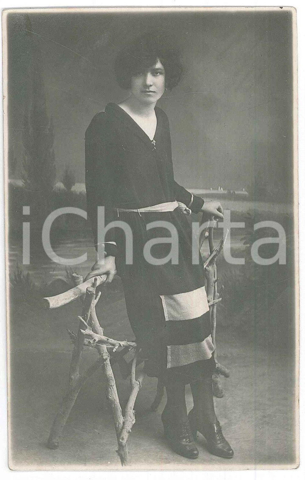 1922 SILVANO PIETRA (PV) Ritratto di giovane donna - Foto G. CASSINERA VOGHERA