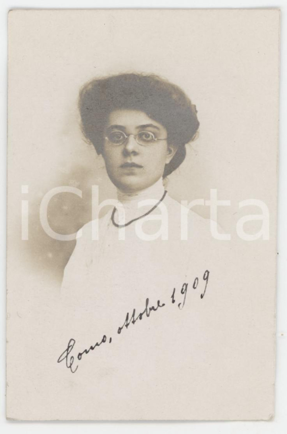 1909 COMO Ritratto di donna con gli occhiali - Foto anonima 6x9 cm