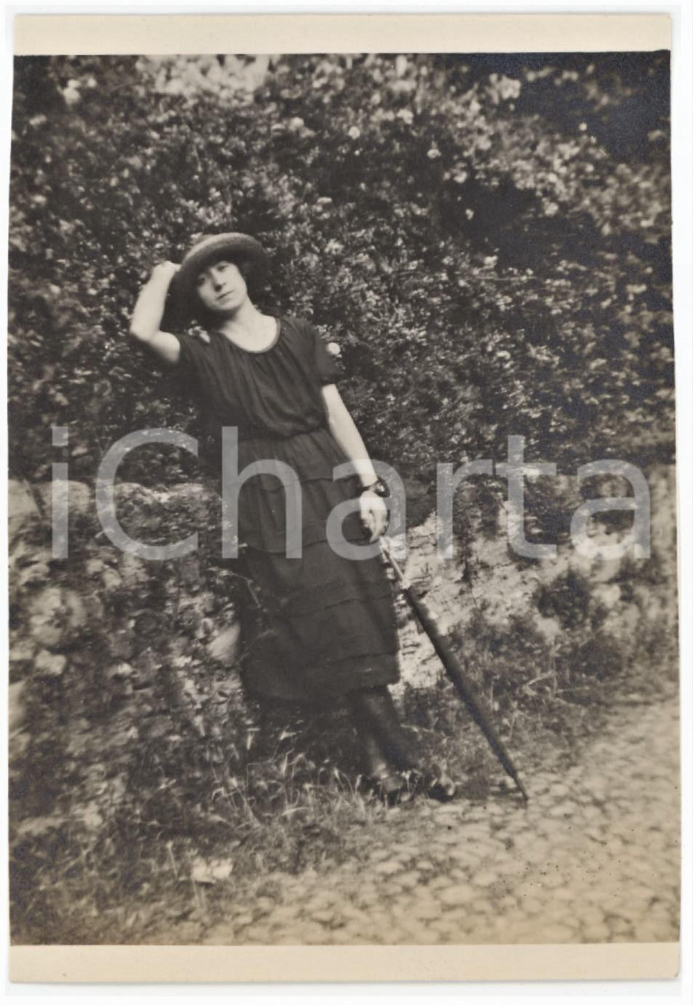 1922 COSTUME COMO Donna in tenuta da passeggio *Foto VINTAGE 8x11 cm