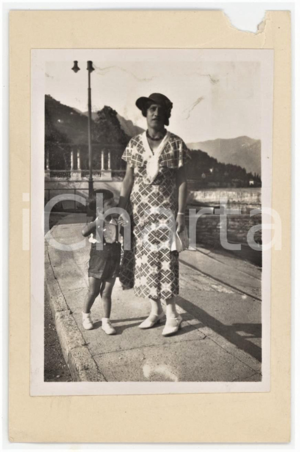 1936 LOMBARDIA (?) Franco MARTELLO bambino con la madre al lago - Foto 7x11 cm