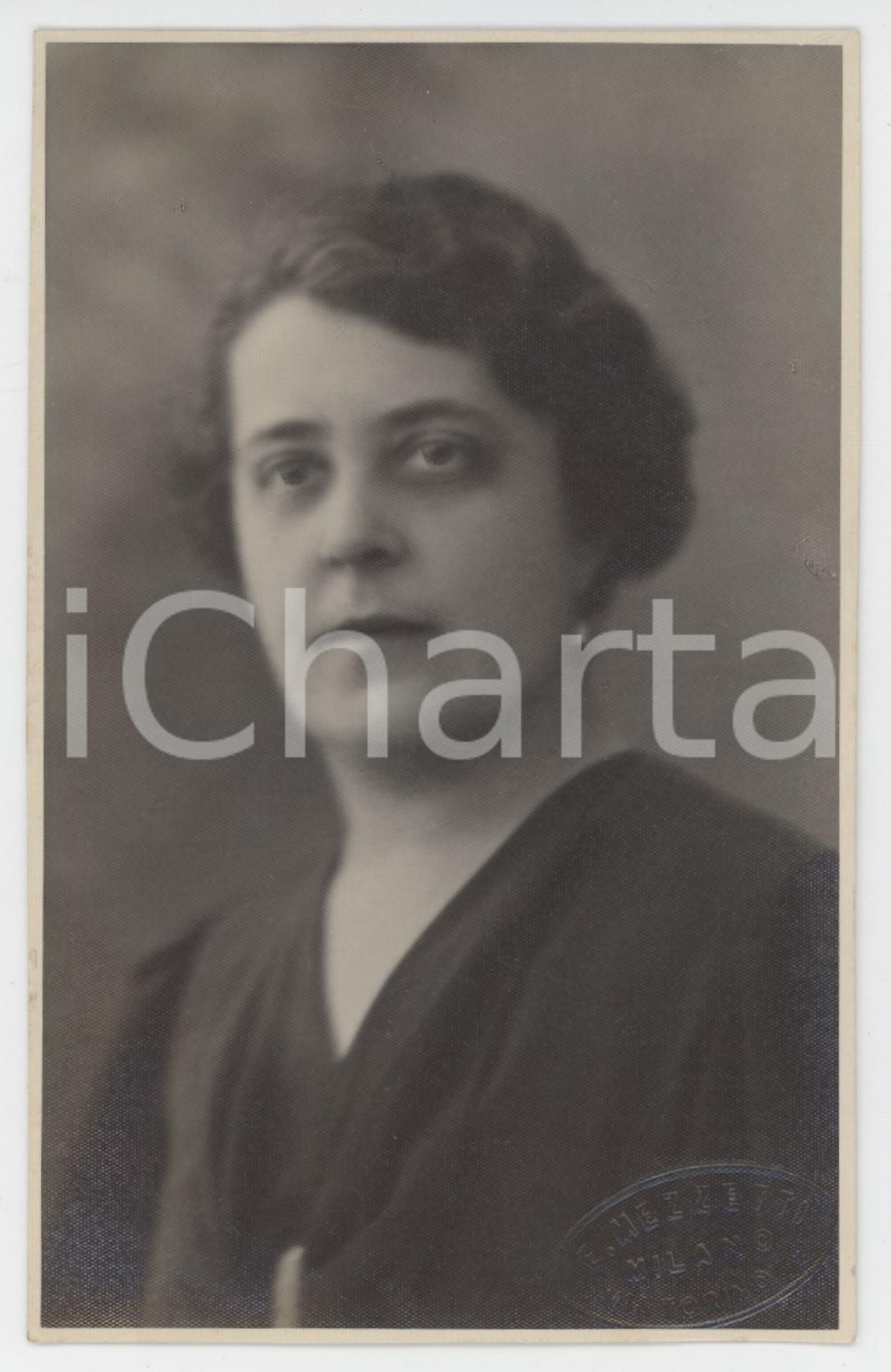 1930 ca MILANO Ritratto di donna - Busto *Foto cartolina Emilio MEZZETTI