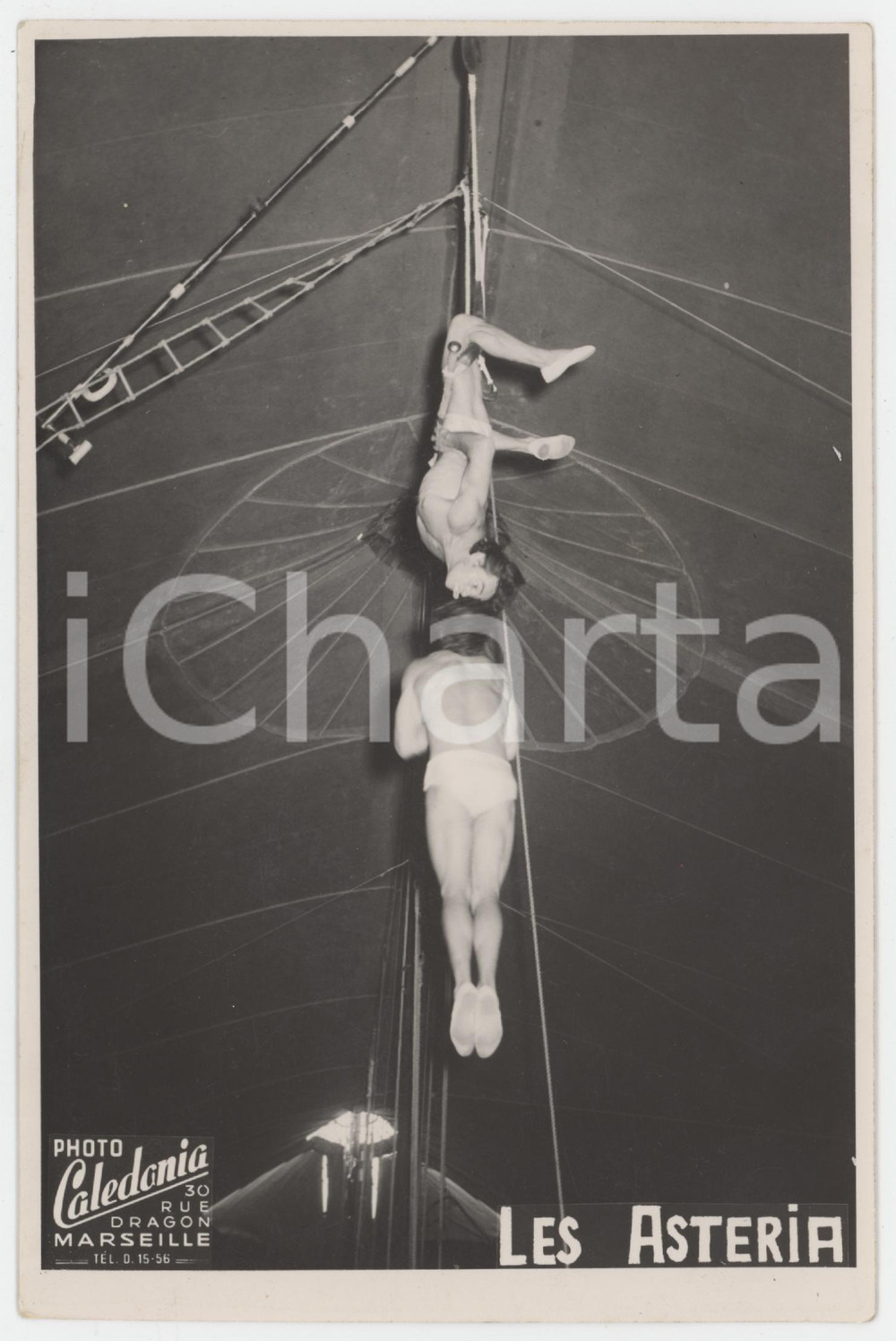 1950 ca FRANCE MARSEILLE - Cirque LES ASTERIA - Acrobates - Photo 12x18 cm  Fotografia originale d'epoca. GOOD/buono lievi macchie al verso Formato: 12x18 cm originale e autentica 1