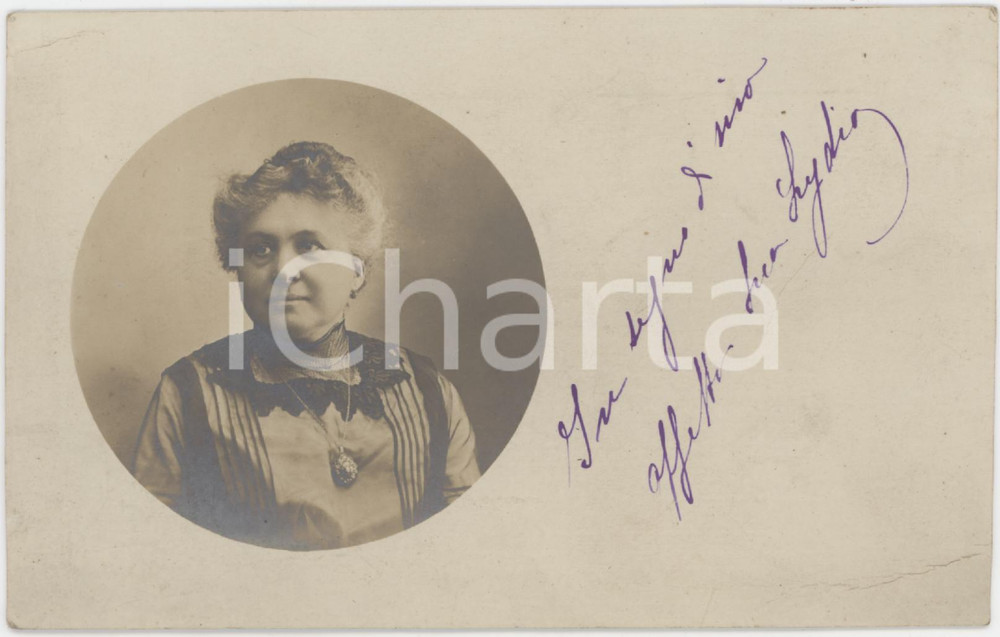 1925 ca TRECATE Ritratto della Signora Lydia - Foto ZECCHINATO 13x8 cm Fotografia d'epoca in formato cartolina postale, non viaggiata.FOTOGRAFO: Zecchinato - Novara, Trecate FAIR/discreto Piegature agli angoli Formato: 13x8 cm originale e autentica 1