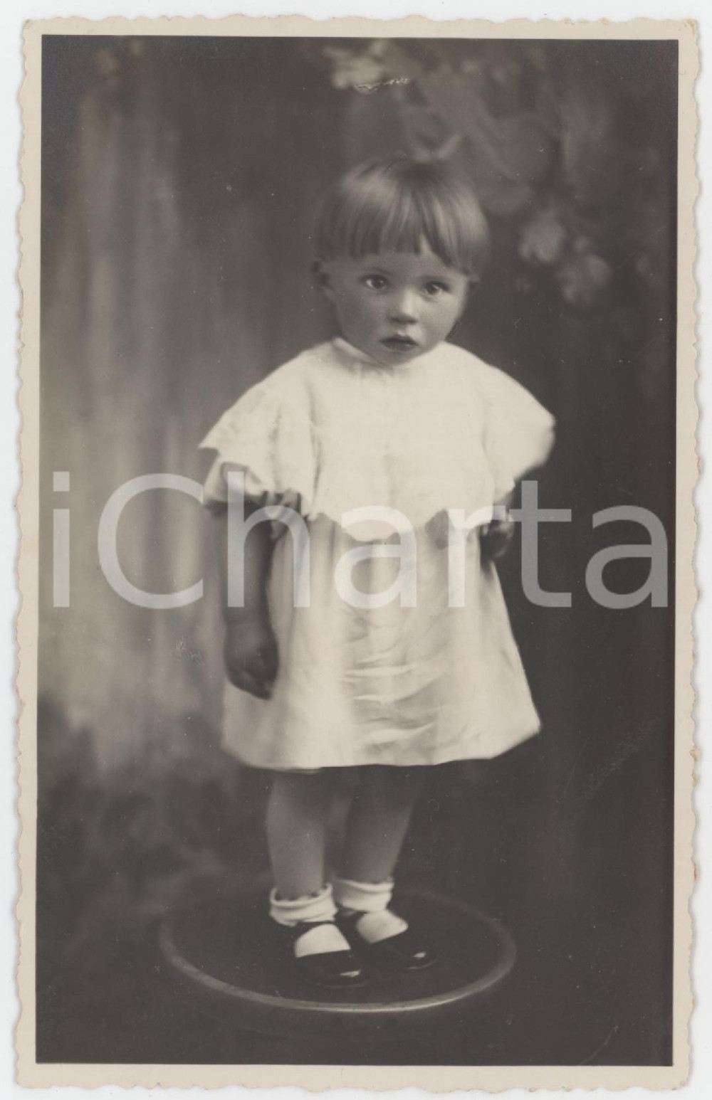 1930 ca ITALIA - COSTUME Bambina in abito bianco - Ritratto - Foto 8x13 cm