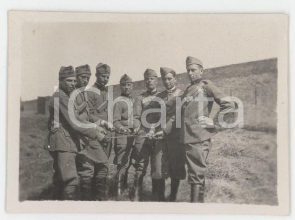 1930 FIRENZE Gruppo di giovani ufficiali - Ritratto - Fotografia 6x5 cm