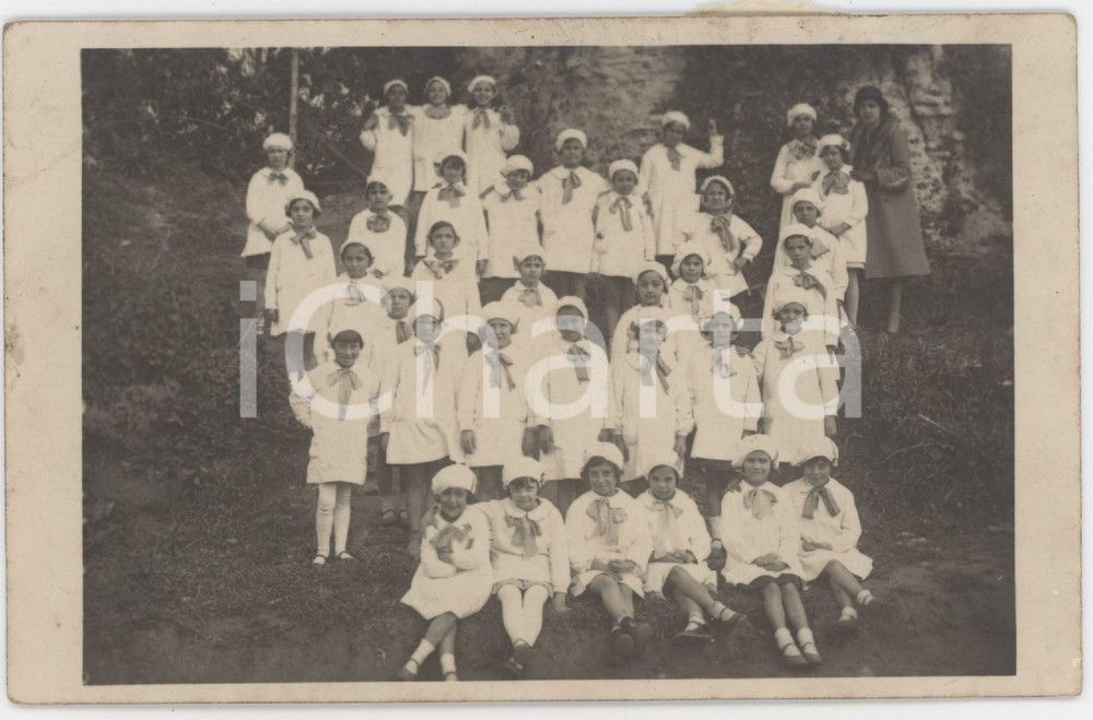 1925 ca COSTUME  ITALIA Classe elementare femminile in gita - Fotografia 14x9 cm