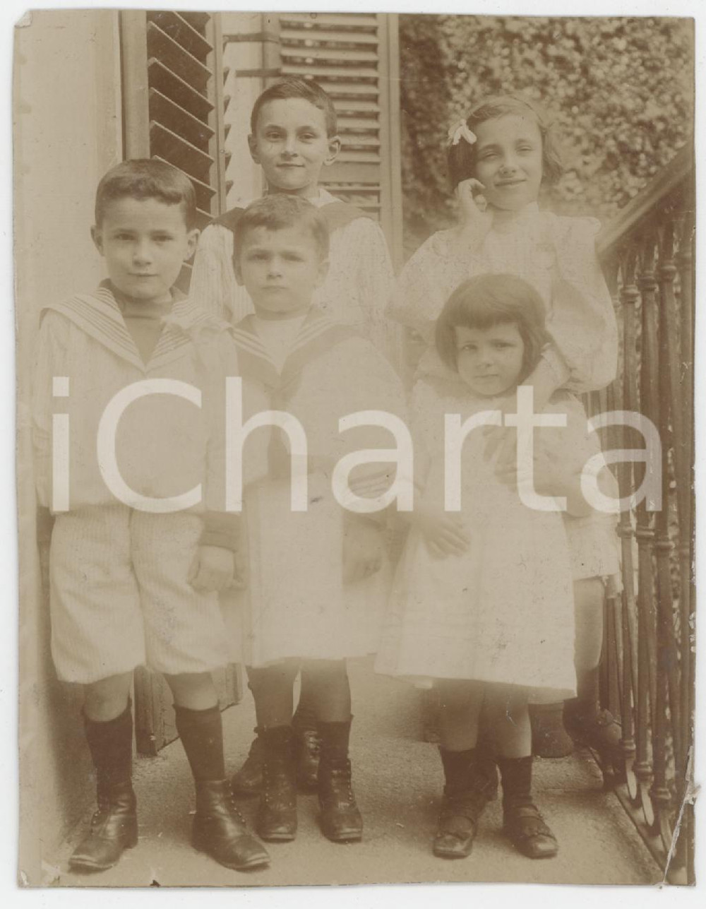 1925 ca ITALIA COSTUME Fratelli e sorelle vestiti da marinaretti - Foto ANONIMA