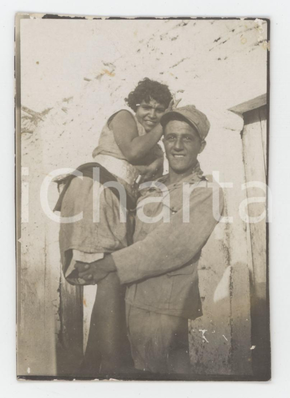 1915 ca ITALIA - WW1 - REGIO ESERCITO Soldato abbraccia una contadina - Foto 6x8