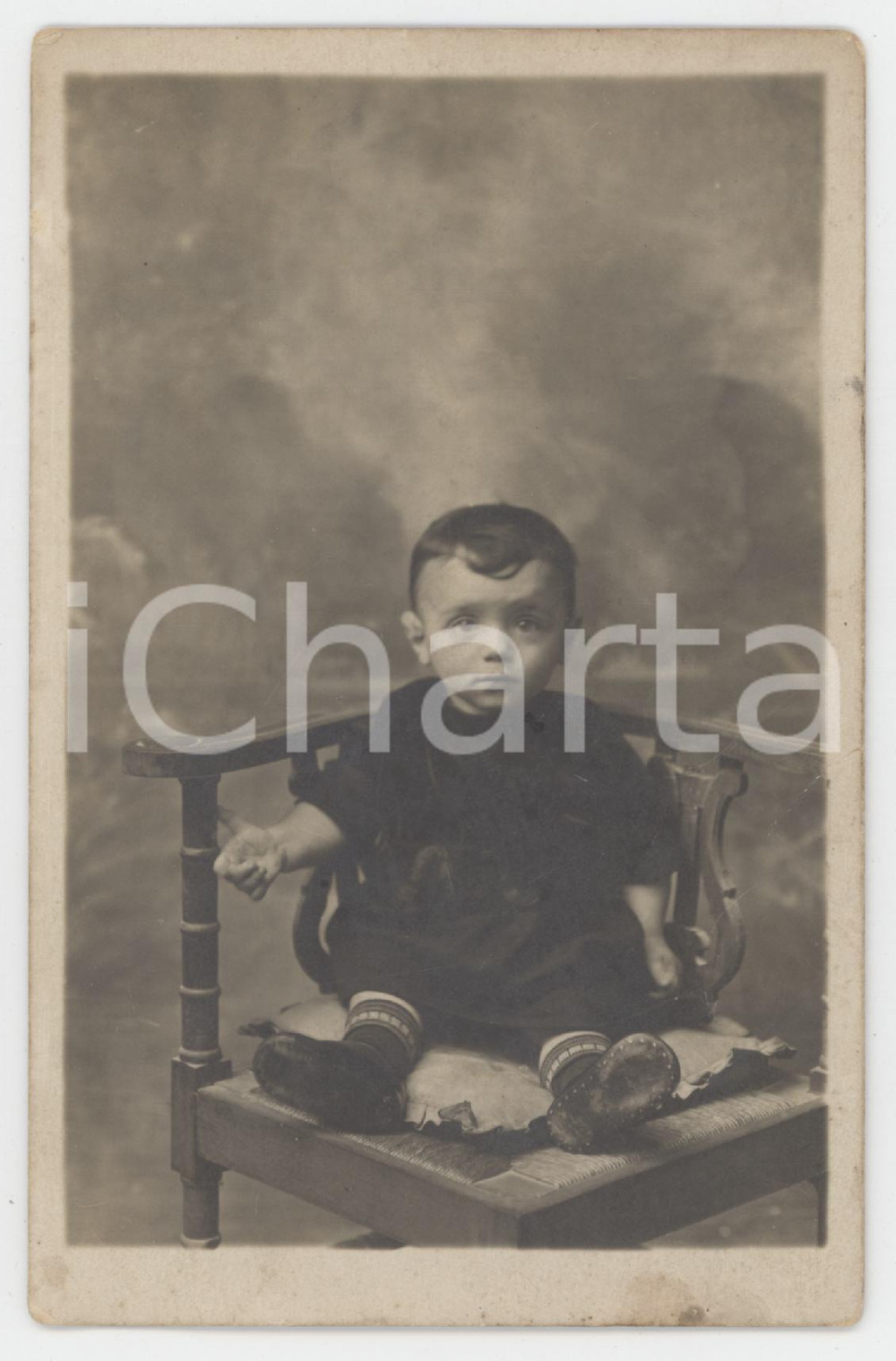 1930 ca ITALIA - COSTUME Bambino su una sedia - Ritratto - Foto ANONIMA 9x14 cm