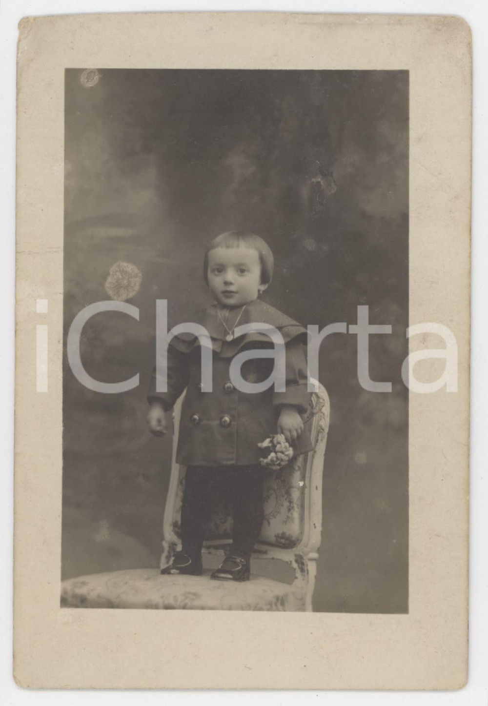 1920 ca ITALIA - COSTUME Bambino con mazzo di fiori - Foto ANONIMA 9x14 cm