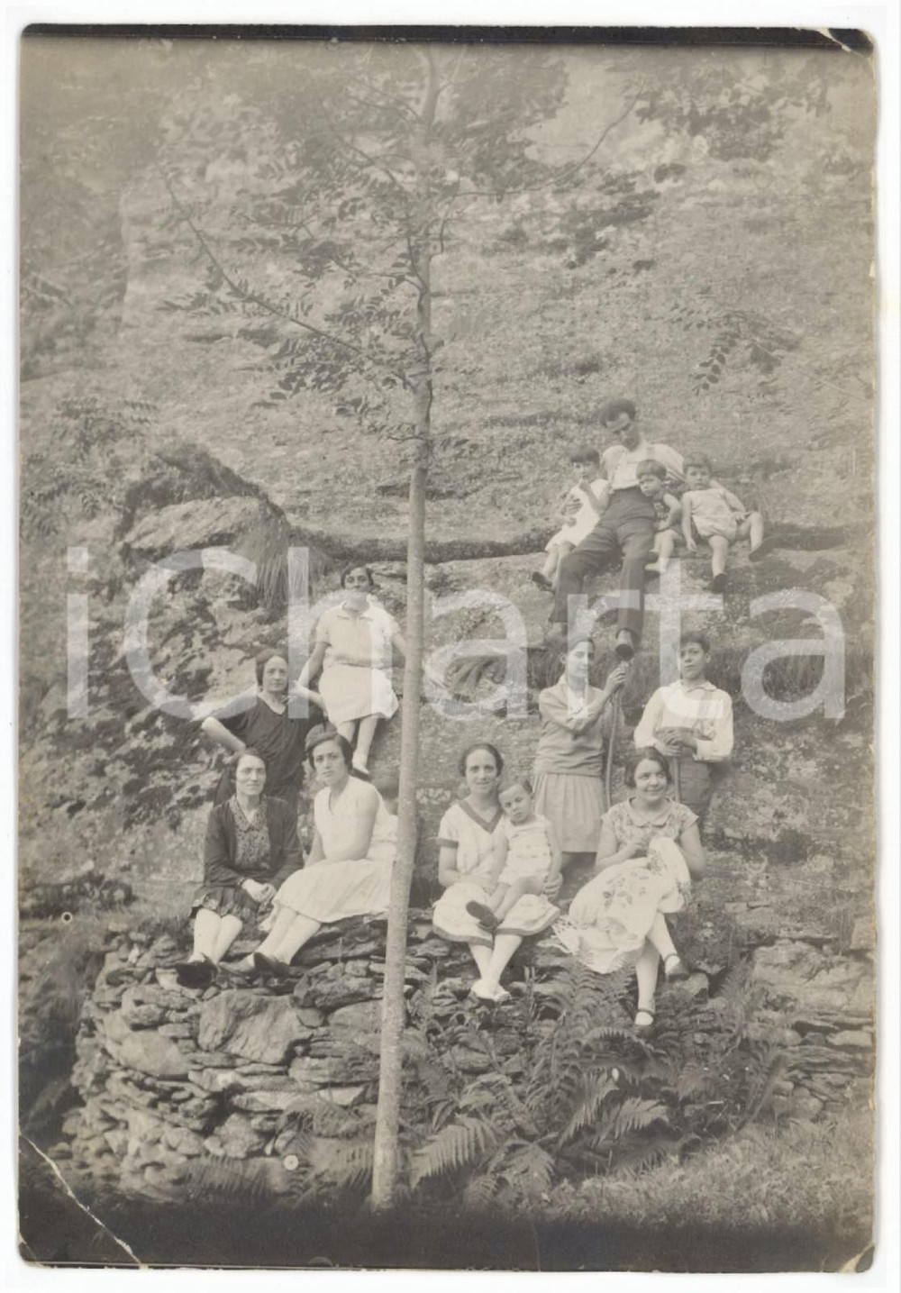 1920 ca COSTUME ITALIA Famiglia in escursione - Ritratto - Foto anonima 9x13 cm