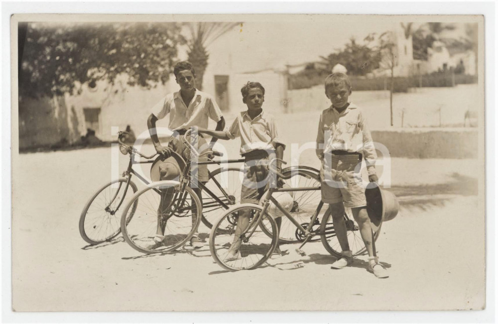 1930 AOI Africa Orientale Italiana (?) Bambini in bicicletta - Foto ANONIMA 9x14