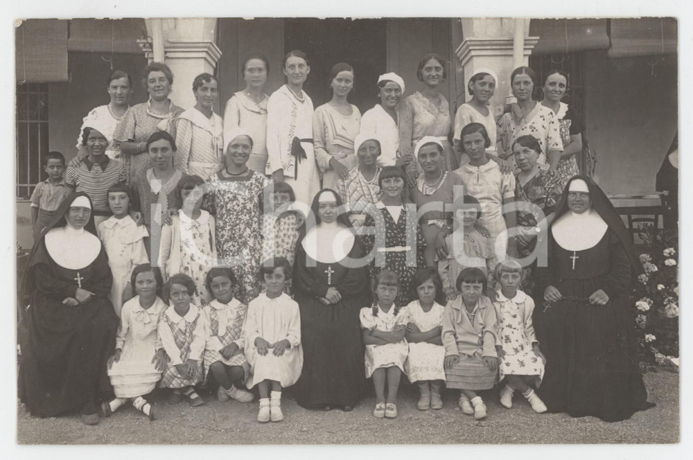 1930 ca COSTUME ITALIA Suore e ospiti di un istituto femminile - Foto 14x9 cm