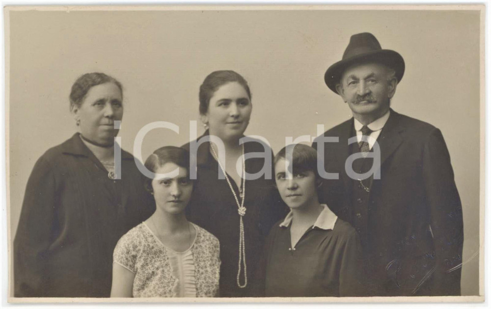 1920 ca PINEROLO Ritratto familiare - Foto TAVERA 9x14 cm
