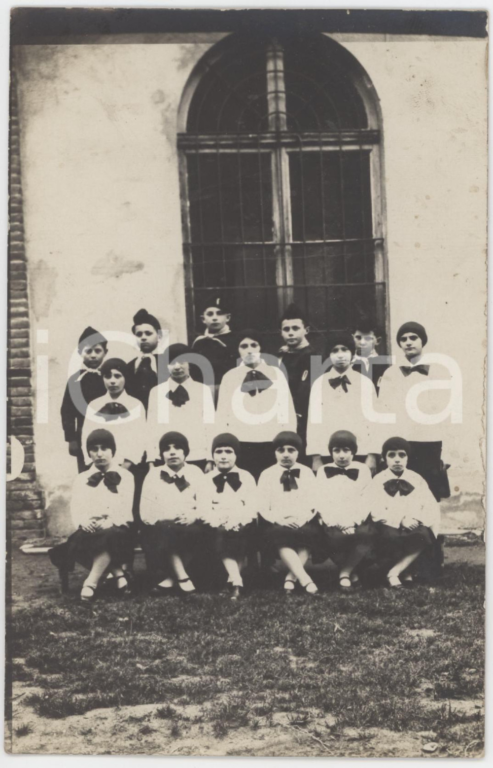 1930 ca FASCISMO ITALIA Balilla e piccole italiane - Foto anonima 9x14 cm  Fotografia originale d'epoca, in formato cartolina postale. GOOD/buono  Formato: 9x14 cm originale e autentica 1