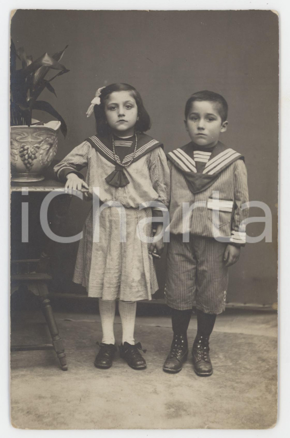 1925 ca BAMBINI - ITALIA Due fratellini vestiti alla marinara *Foto anonima 9x14