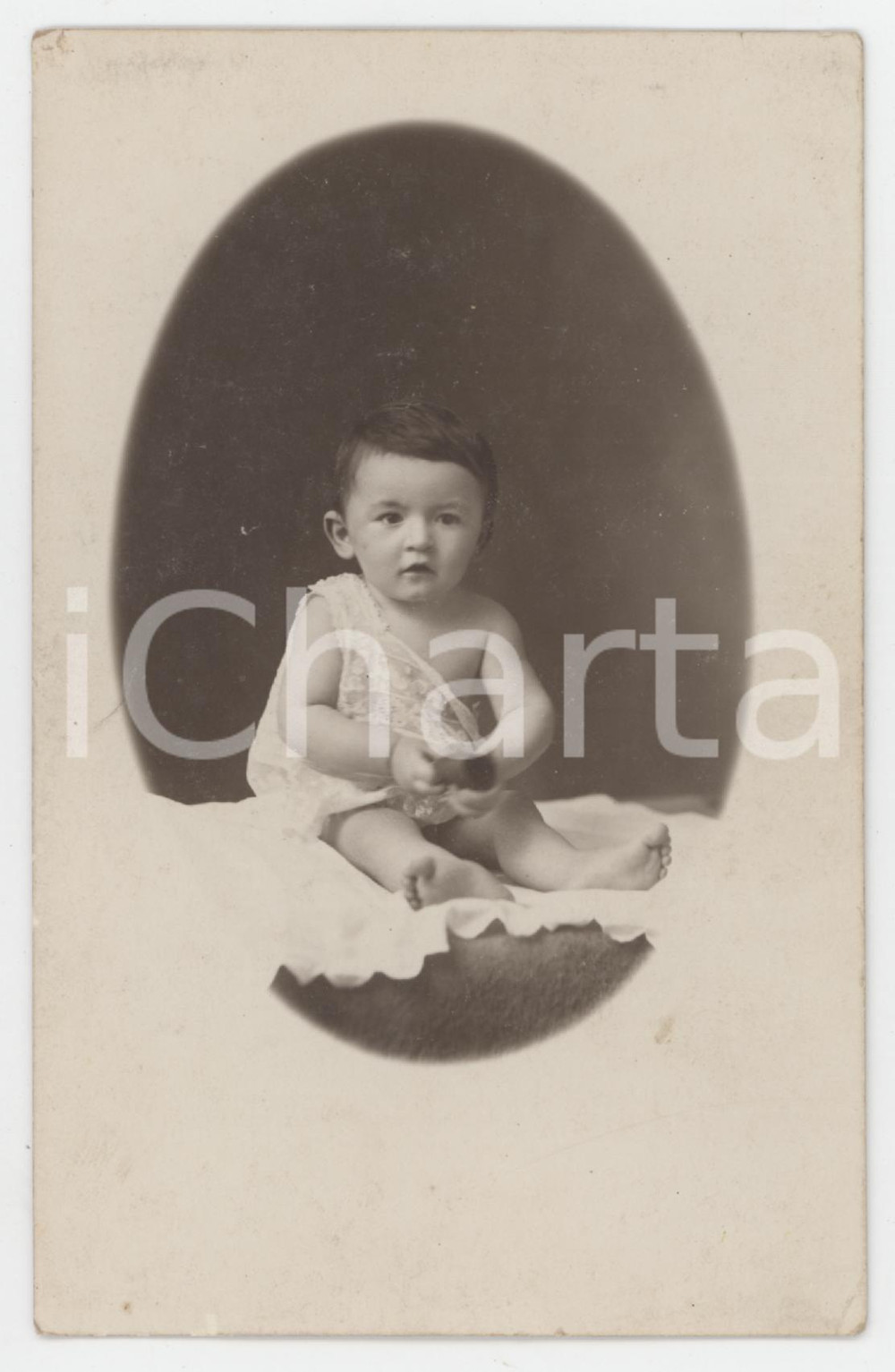 1920 ca COSTUME Ritratto di bambino con abitino in pizzo - Foto anonima 9x14 cm