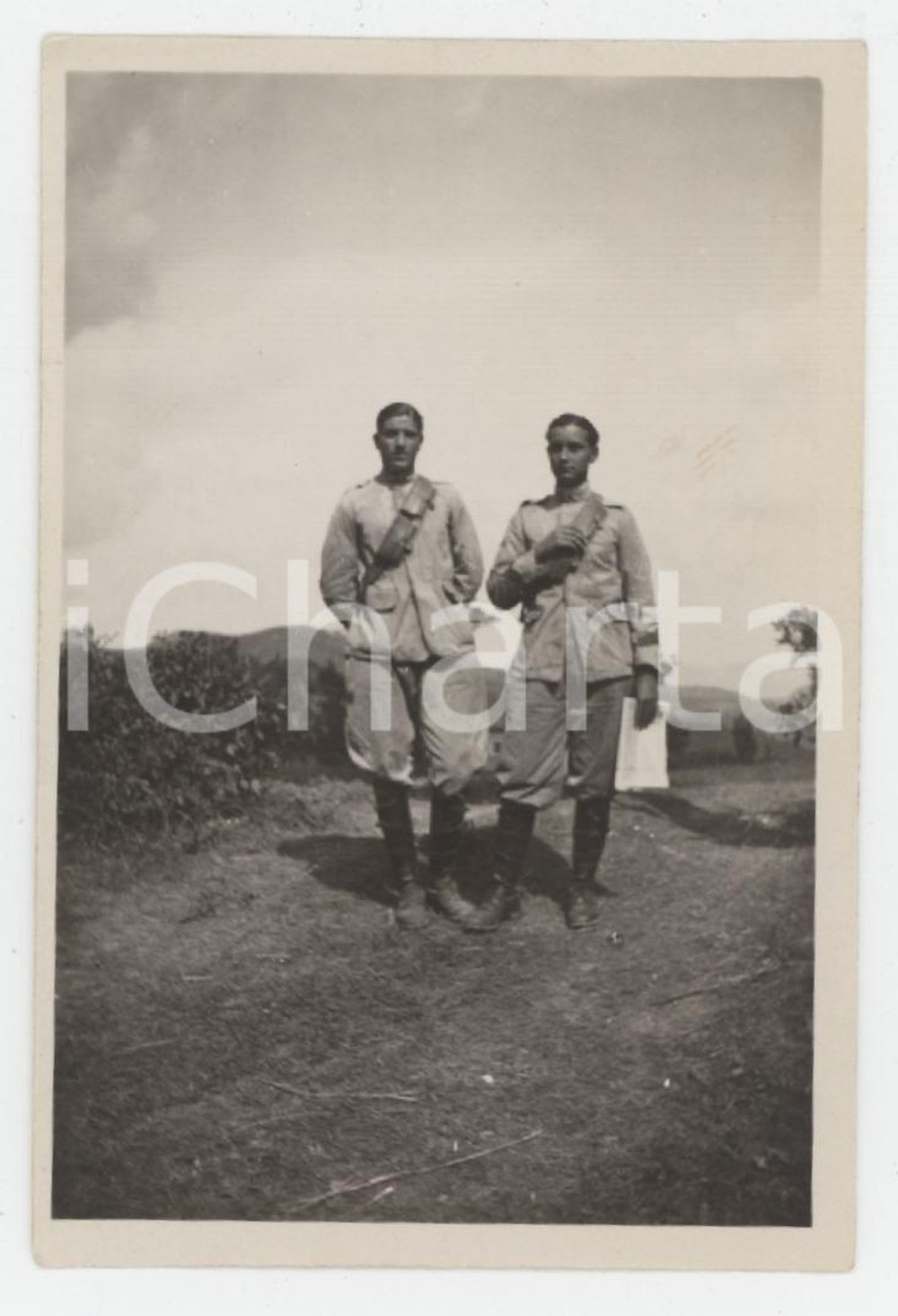 1930 ca ITALIA - REGIO ESERCITO Due soldati in posa - Foto 5x8 cm