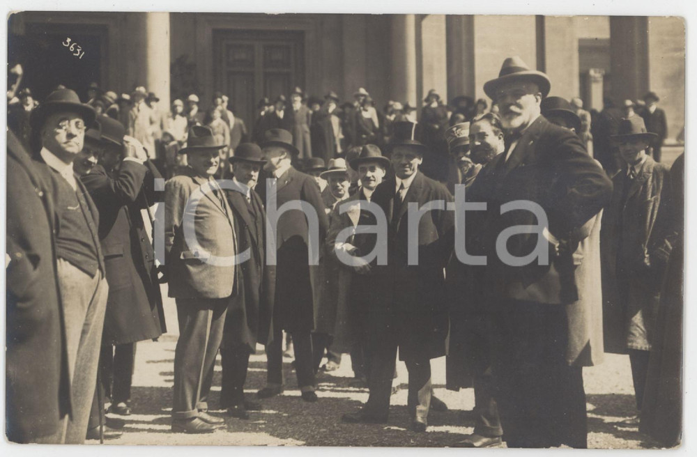 1920 ca FIRENZE Uomini in piazza - Foto 13x9 cm