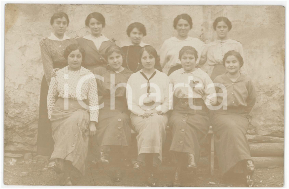 1920 ca ITALIA - COSTUME Gruppo di donne in posa - Foto 13x9 cm
