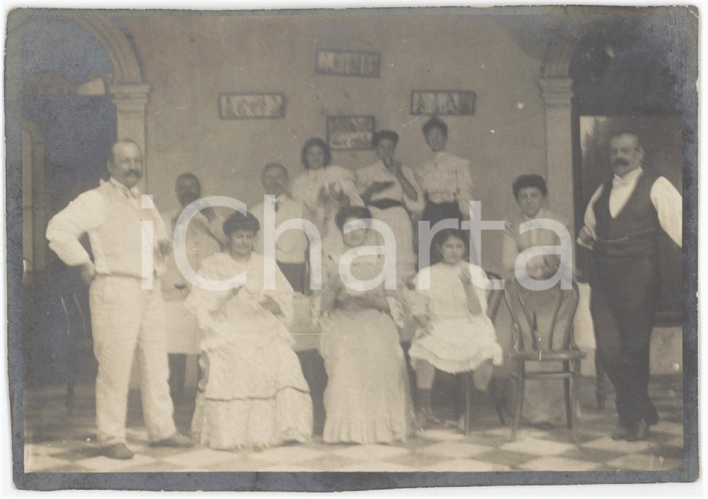 1910 ca ITALIA (?) L'ora del the TEA TIME Ritratto di famiglia - Foto anonima