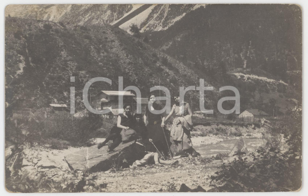 1930 ca ITALIA - COSTUME Ragazze in gita in montagna - Foto 14x8 cm