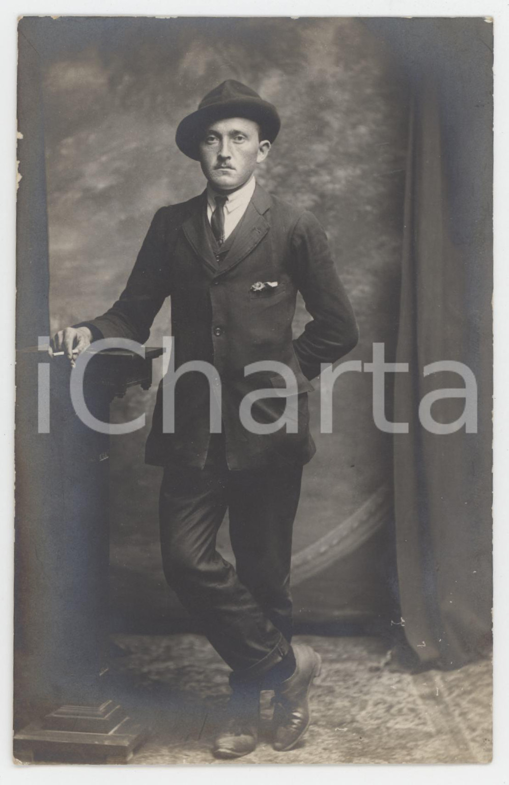 1920 ca IVREA (TO) Ritratto di un uomo con sigaretta - Foto G. GIRODO 9x14 cm
