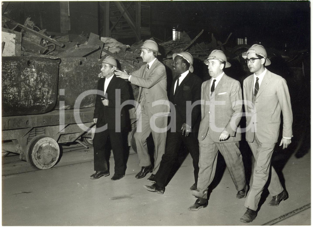 1965 ca ITALIA - ITALSIDER Delegazione africana in visita agli stabilimenti (1)