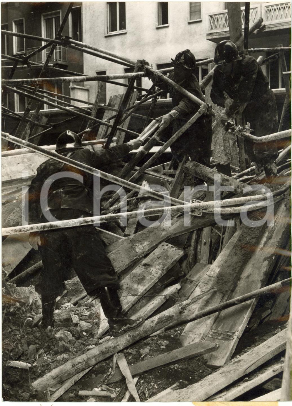 1953 MILANO Crollo ponteggio VIA SAN NICOLAO - Intervento VIGILI DEL FUOCO (3)