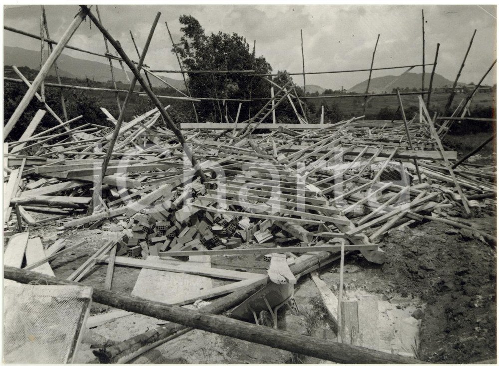 1958 RIVARA (TO) Crollo cantiere edile - Macerie dello stabile (2) Foto 18x13