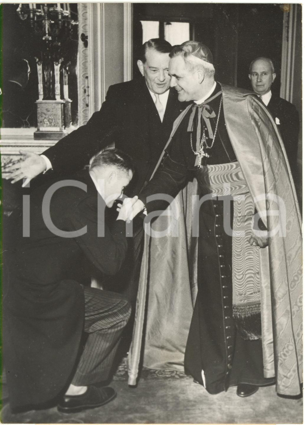 1954 PARIS ELYSEE - Président René COTY avec le Cardinal Paul-Émile LÉGER *Photo