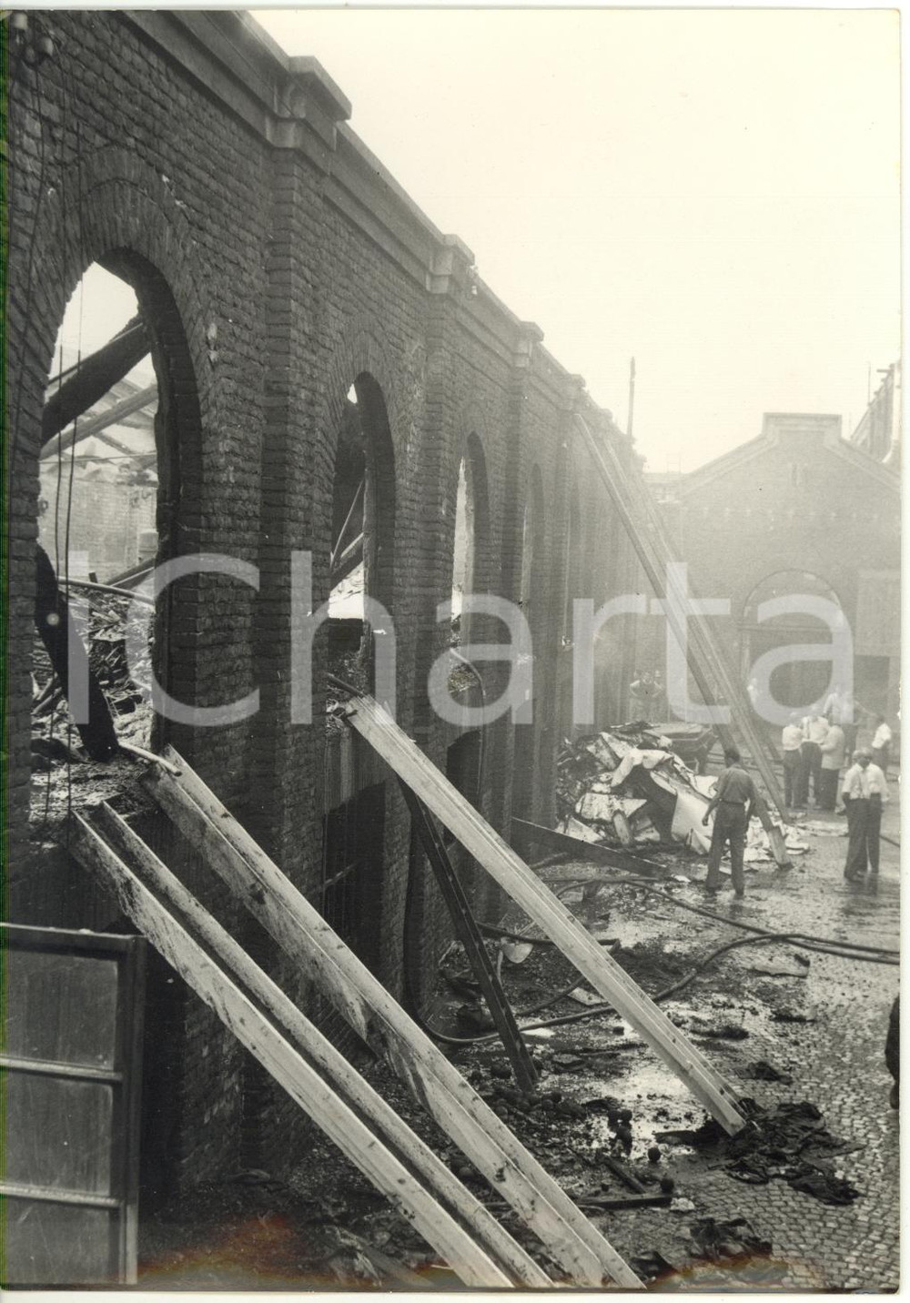 1958 LEGNANO (MI) Incendio ditta FRANCO TOSI - Macerie dello stabilimento (1)