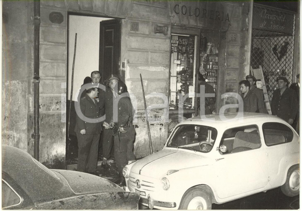 1958 ROMA Via Crispi - Incendio di un colorificio - Sopralluogo VIGILI DEL FUOCO