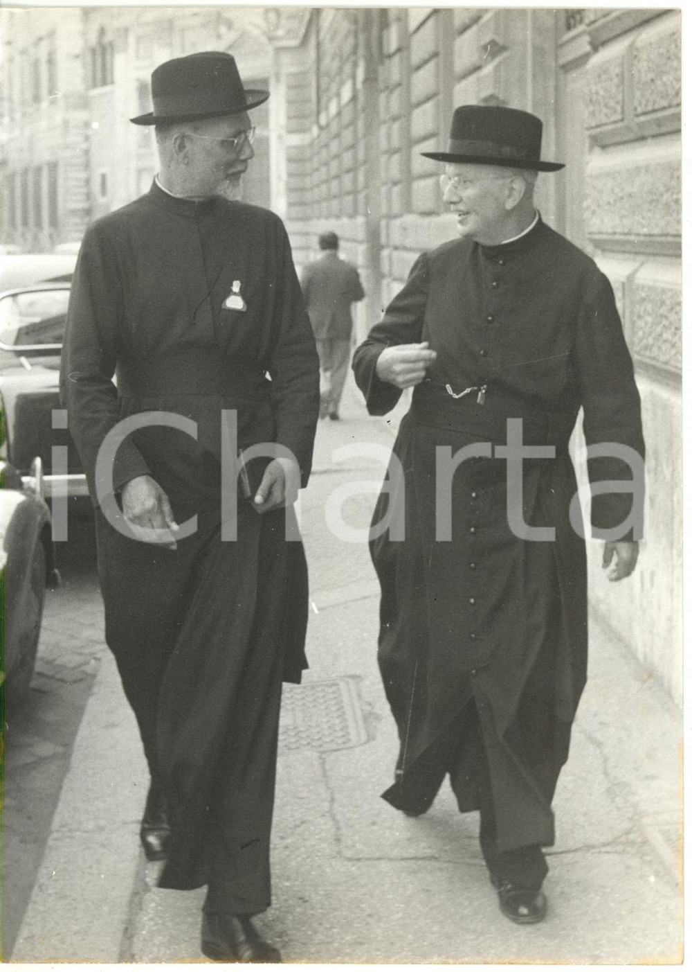 1957 ROMA Compagnia di Gesù - Padre DOUSOSA e Padre KELLY (2) Foto 13x18