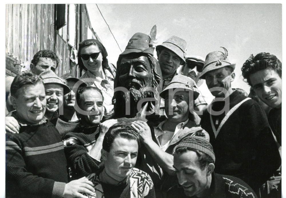 1955 BALMENHORN Gruppo di Alpini con statua del CRISTO DELLE VETTE - Foto 18x13