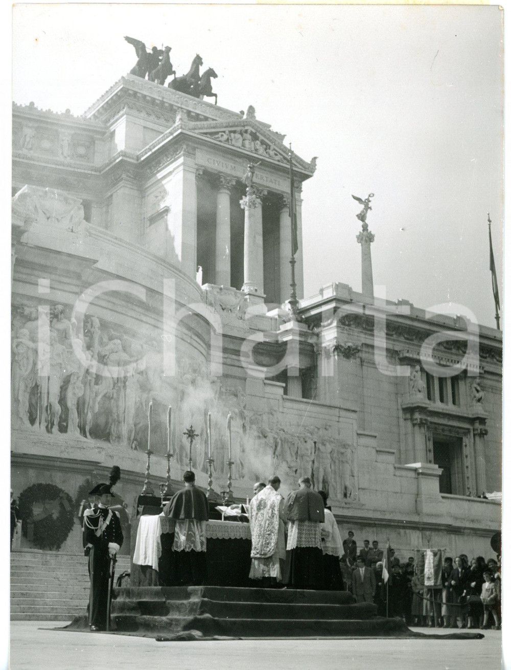 1955 ROMA X Anniversario Liberazione - Mons. Arrigo PINTONELLO celebra la messa