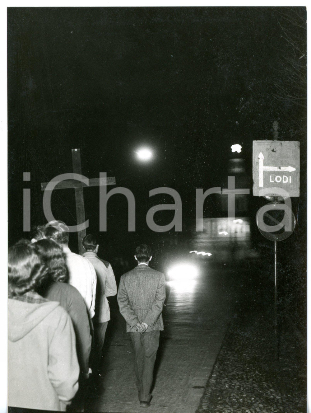 1956 Area di BERGAMO Processione di studenti per la pace in UNGHERIA - Foto