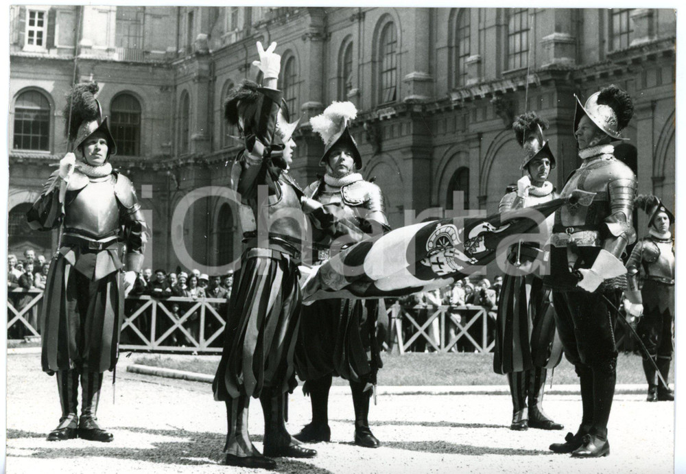 1957 ROMA Cortile San Damaso - Cerimonia di insediamento nuove Guardie Svizzere